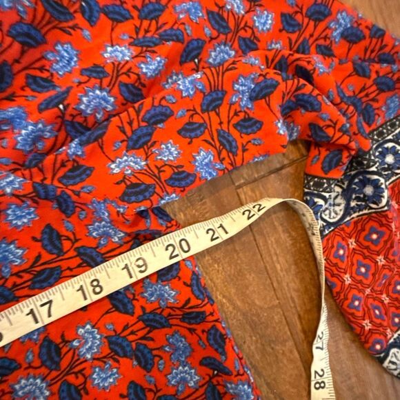 Loft red floral geometric border long sleeve blouse M - Picture 9 of 11